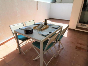 Apartamento Port 3 en Llançà con Terraza, 3 Habitaciones, Wi-Fi y Mascotas Permitidas - ES-170-84